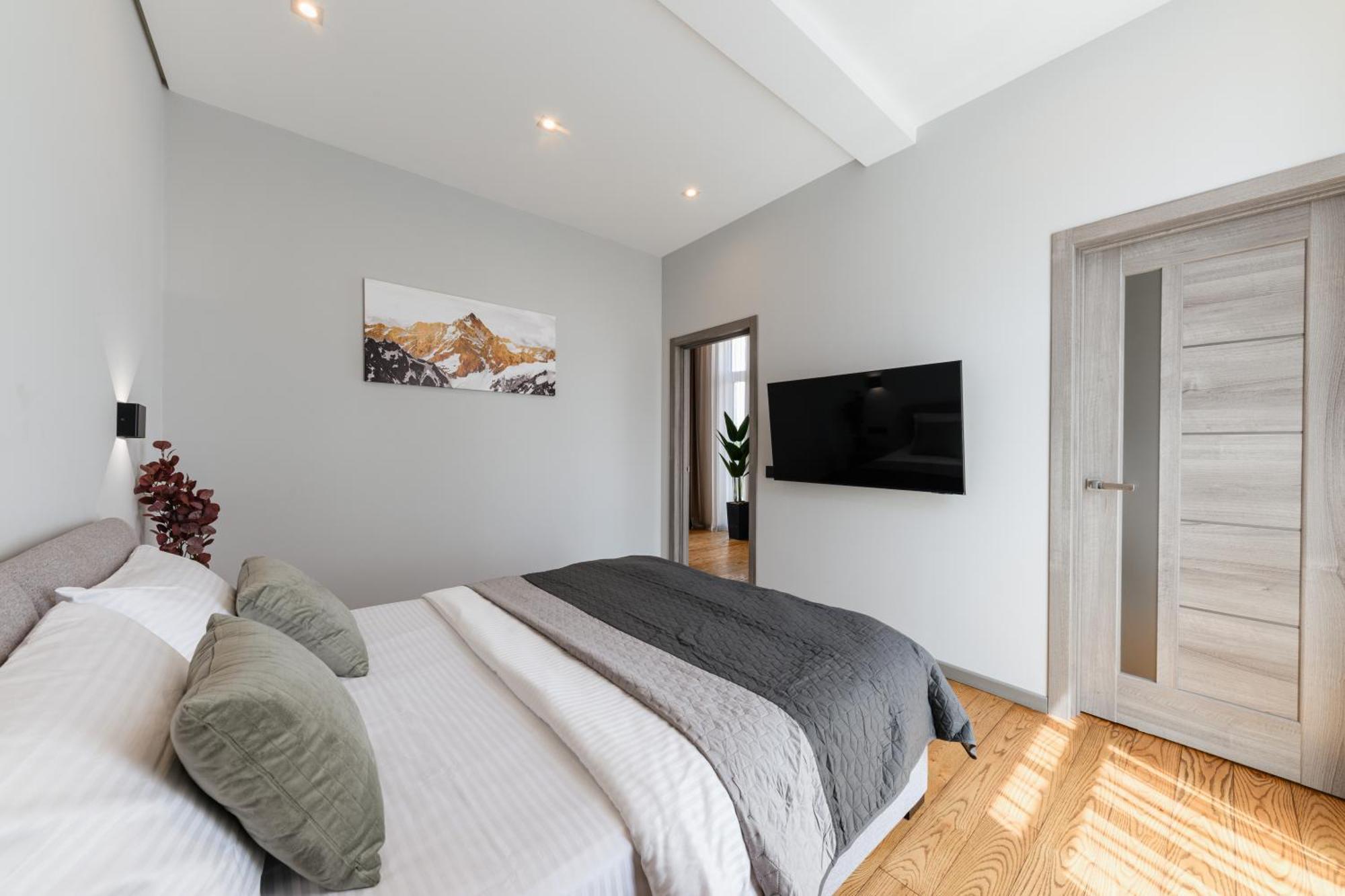 Luxury Apartments Smart House Oujhorod Extérieur photo